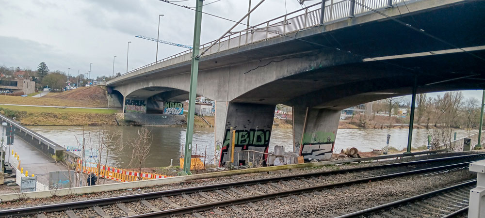 Adenauerbrücke (re) mit Ersatzbrücke (li) zum Maßrahmenbeginn 2025