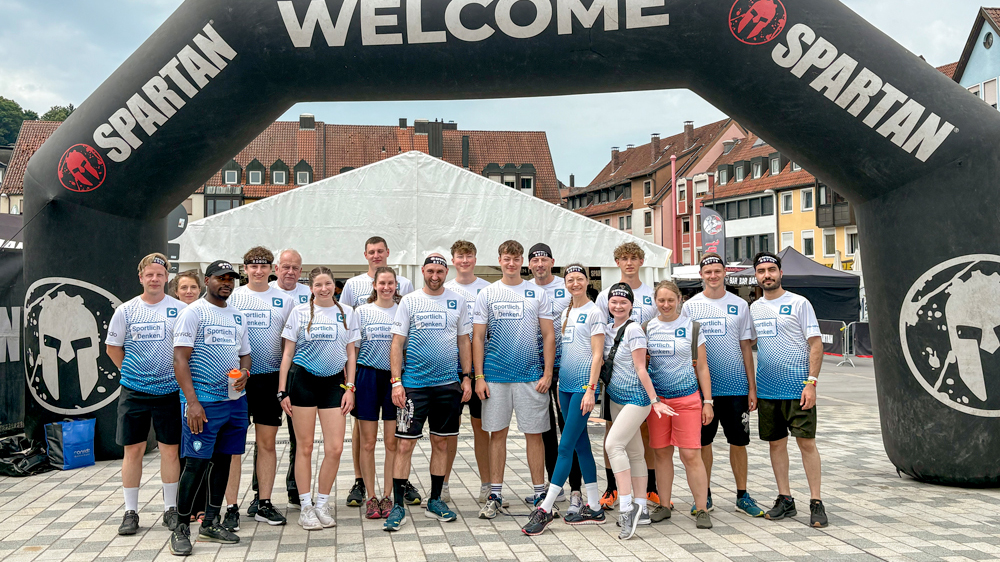 Mannschaft der CONFIDO Ingenieure mit eigenem Sport-Dress für das SPARTAN RACE 2025 in Kulmbach.